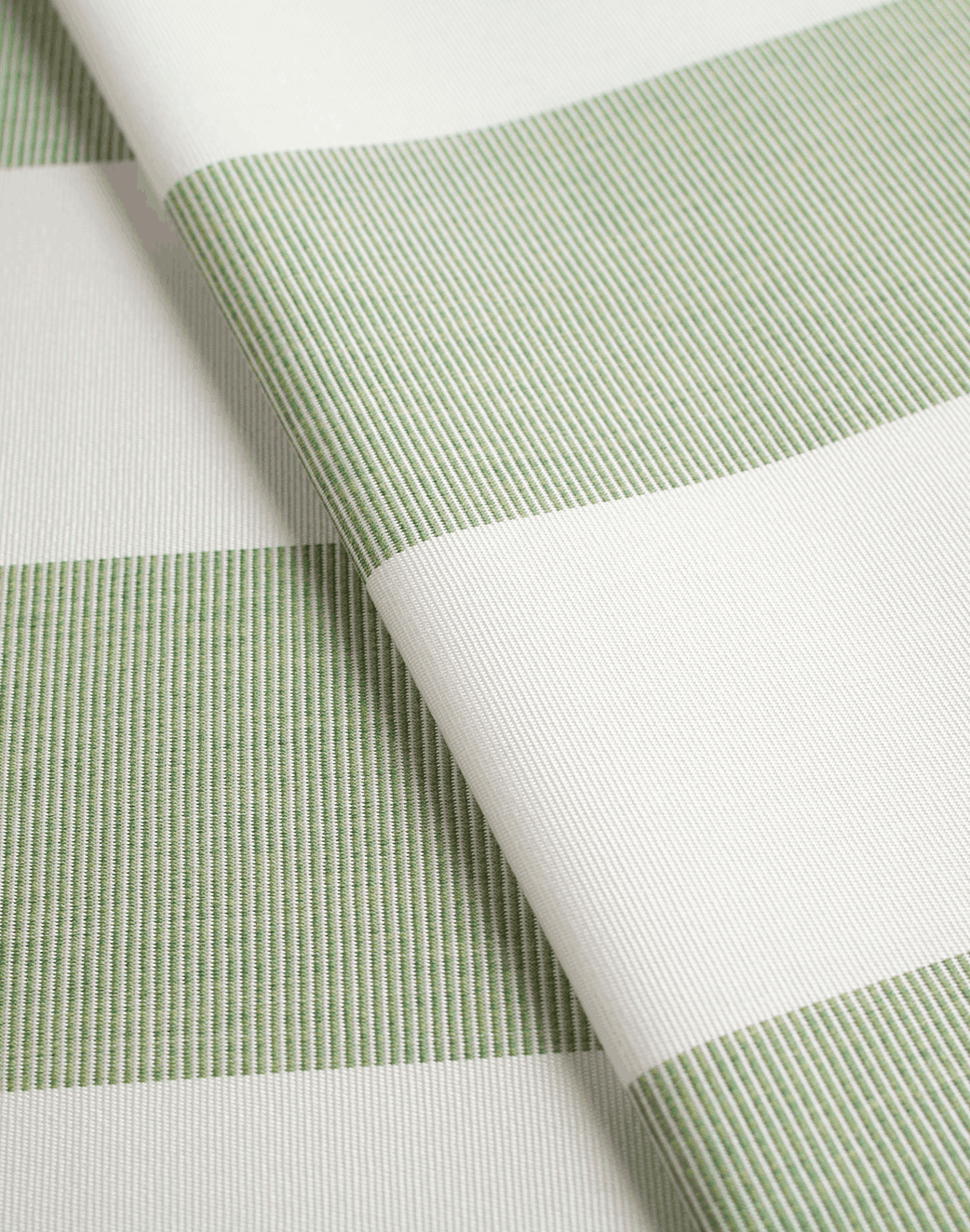 metrico-T06-meadow-01-dobra@2x